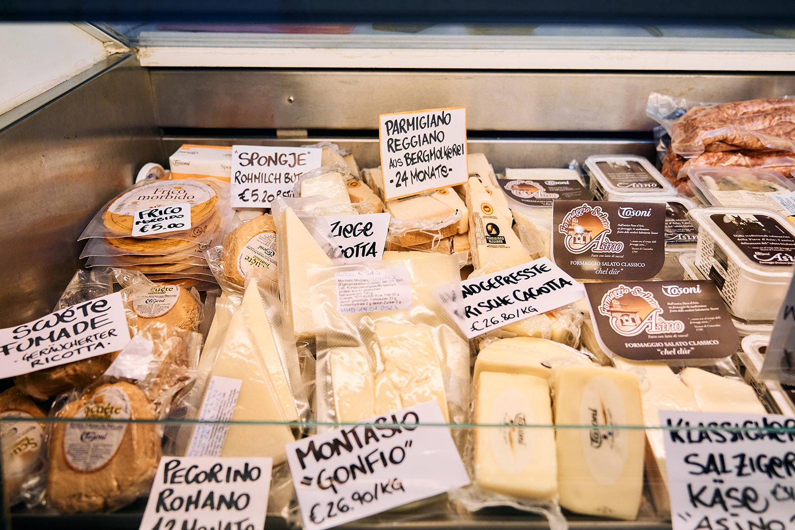 Käse aus Italien beim DER Neubaumarkt.